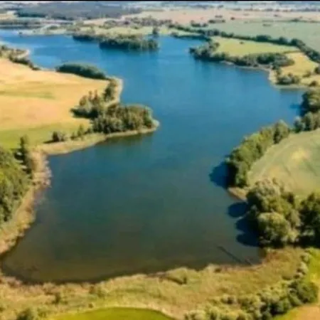 Mueritz Nationalpark - Wohnmobilstellplatz In Der Mecklenburgischen Seenplatte Strom & Wasser Vor Ort Kemp