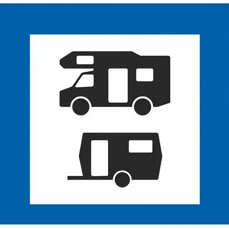 - Wohnmobilstellplatz In Der Mecklenburgischen Seenplatte Strom & Wasser Vor Ort キャンプ場 Carpin